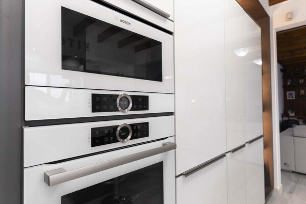 Cocina Lacada en Blanco Tiradores Minimalistas - Madefor (20)