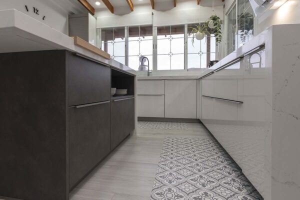 Cocina Lacada en Blanco Tiradores Minimalistas - Madefor (6)