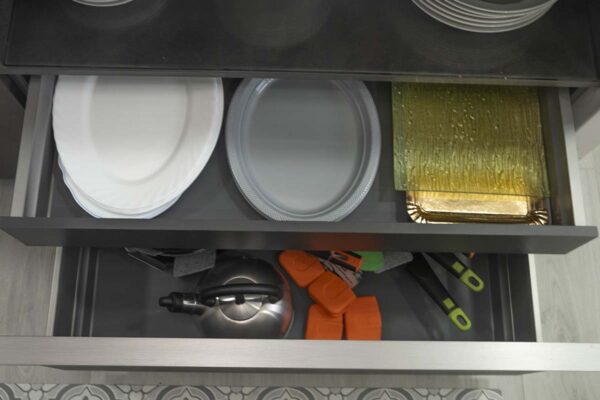 Cocina Lacada en Blanco Tiradores Minimalistas - Madefor (9)