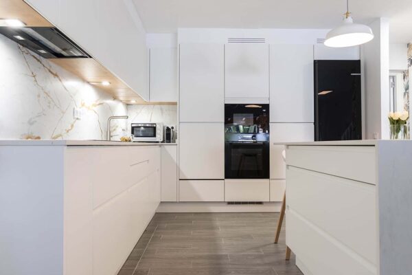 Cocina Nueva en Maspalomas Cocina en Marmol Blanco - Madefor (4)