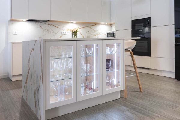 Cocina Nueva en Maspalomas Cocina en Marmol Blanco - Madefor (7)