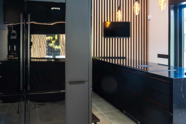 Cocina Nueva en Meloneras Encimera Compac Marquina