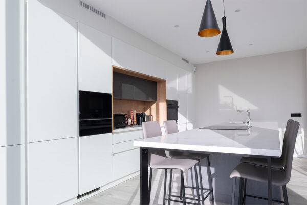 Cocina reformada por Madefor en el Barrio de Las Mesas