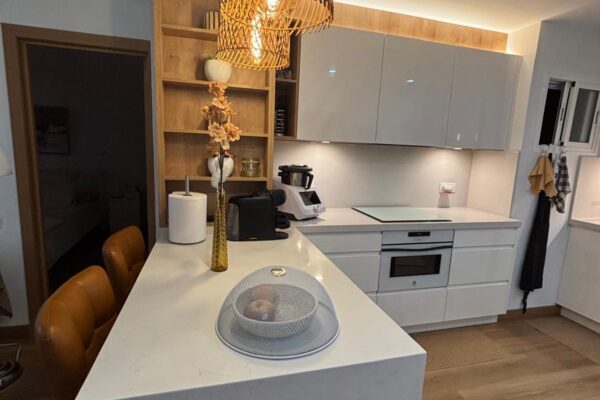 Cocina reformada en Las Canteras - Madefor
