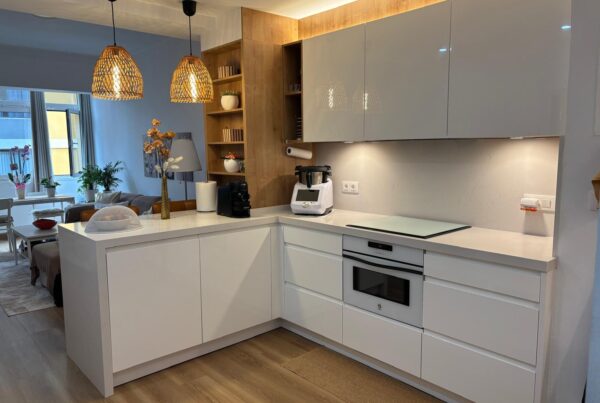 Cocina reformada en Las Canteras - Madefor