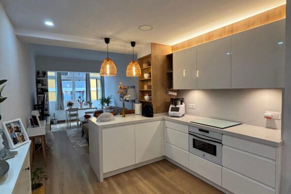 Cocina reformada en Las Canteras - Madefor